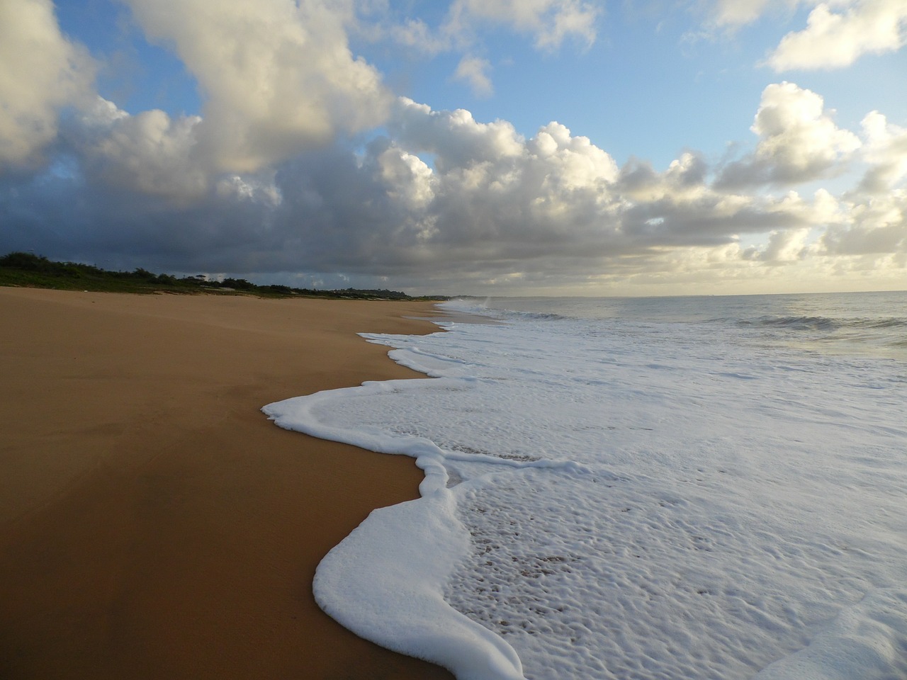 beach sheets foam free photo