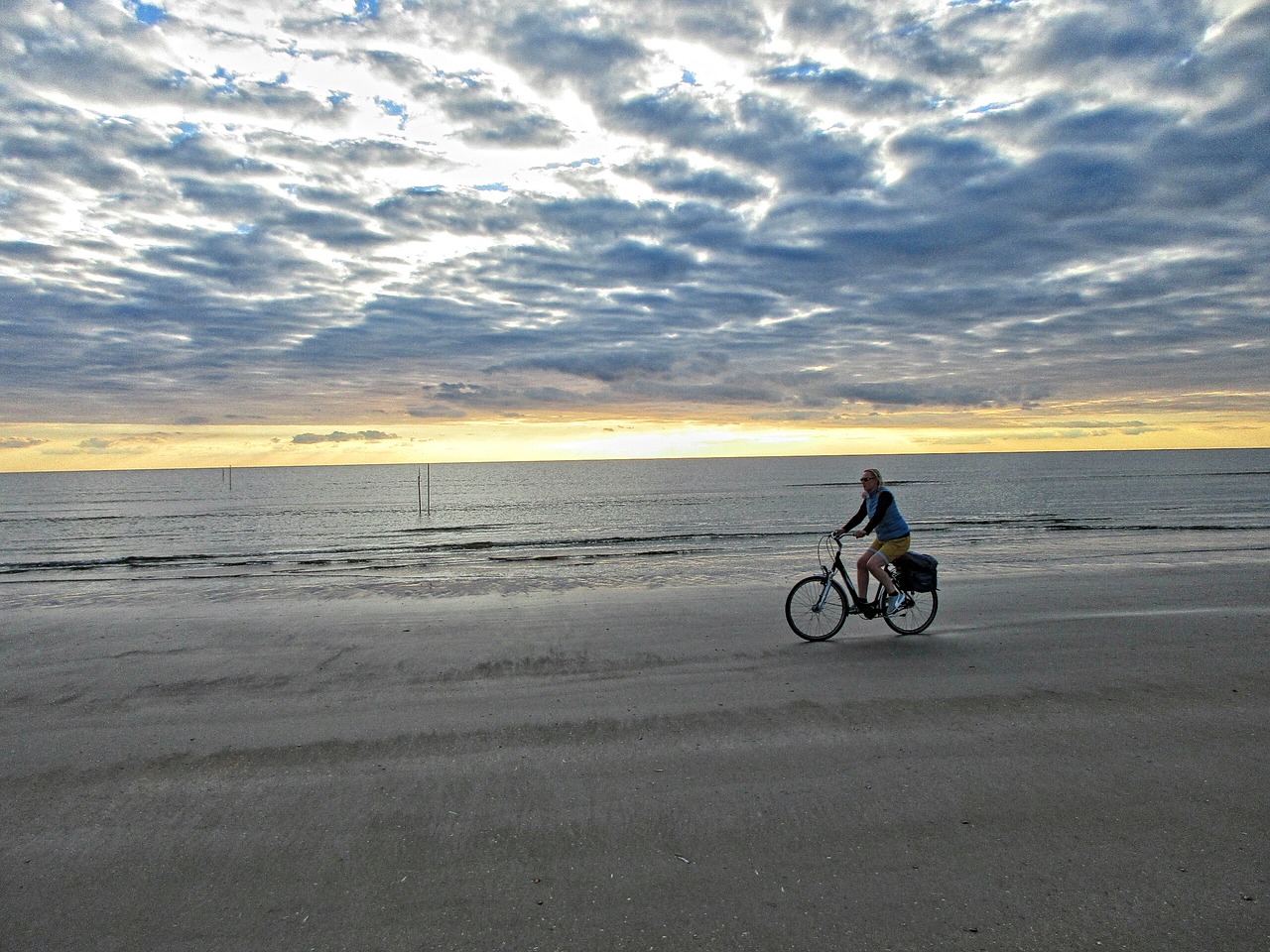 beach bike horizon free photo