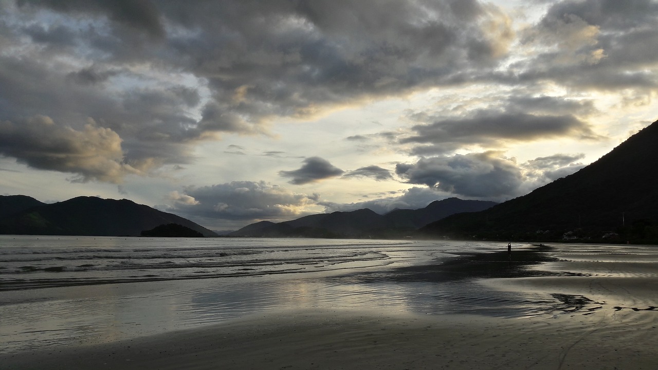 beach cloudy grey free photo