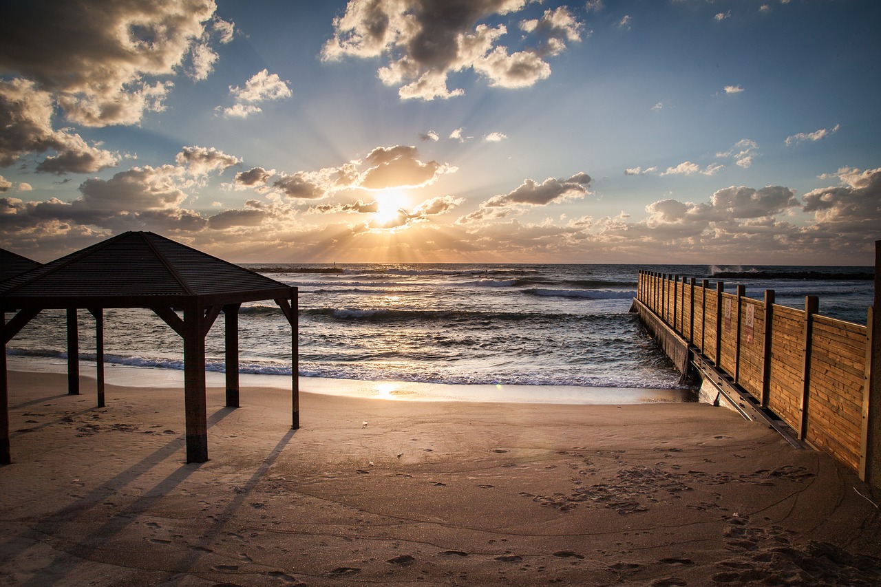 beach tel-aviv scene free photo