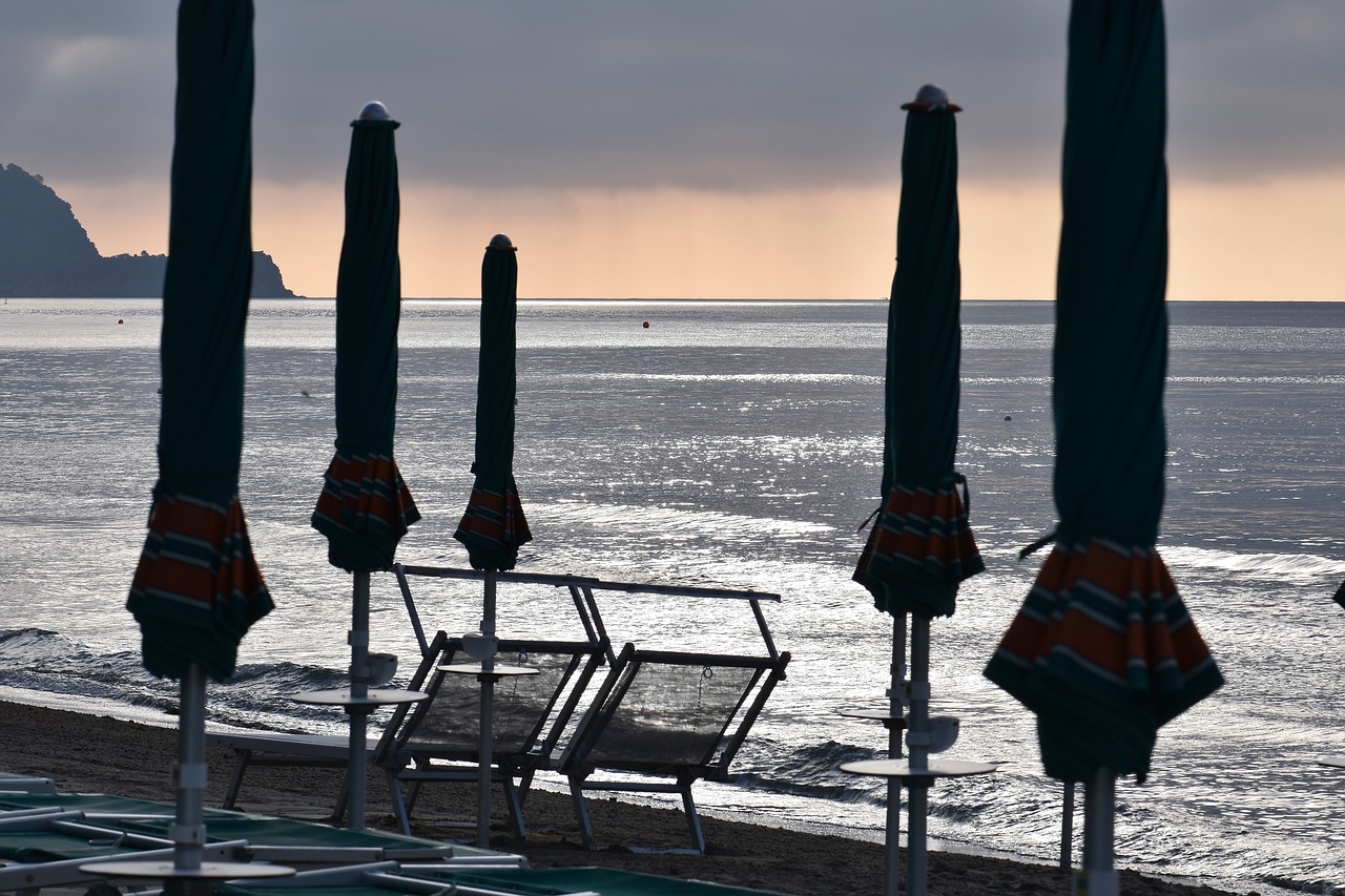 beach sea sun loungers free photo