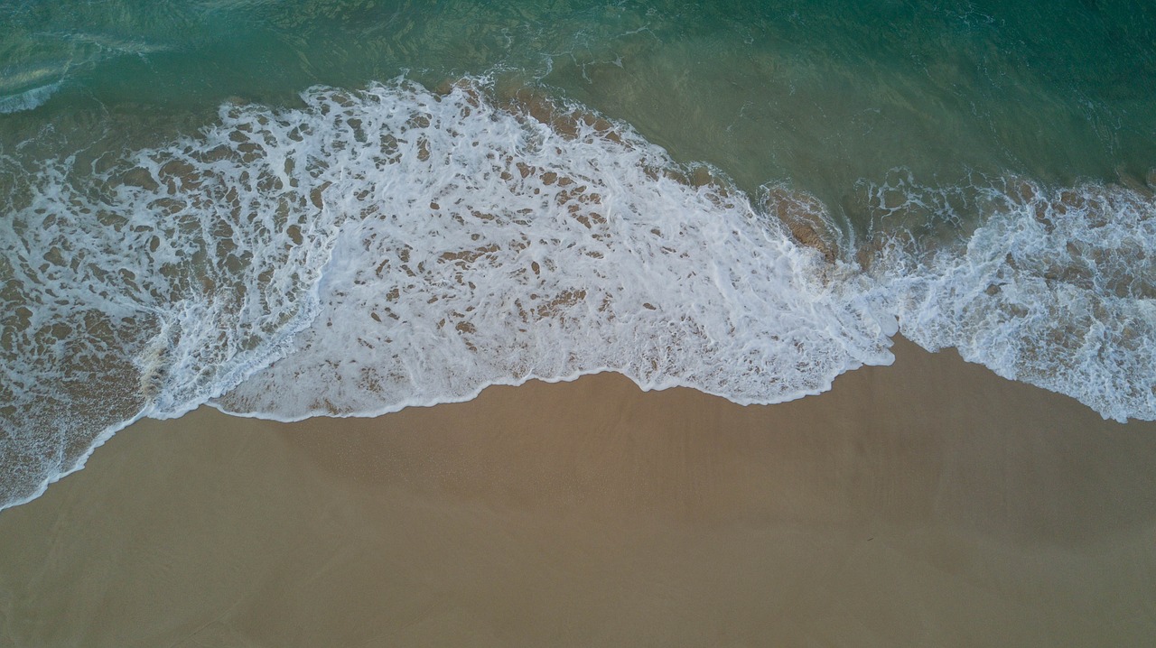 beach foam drone free photo