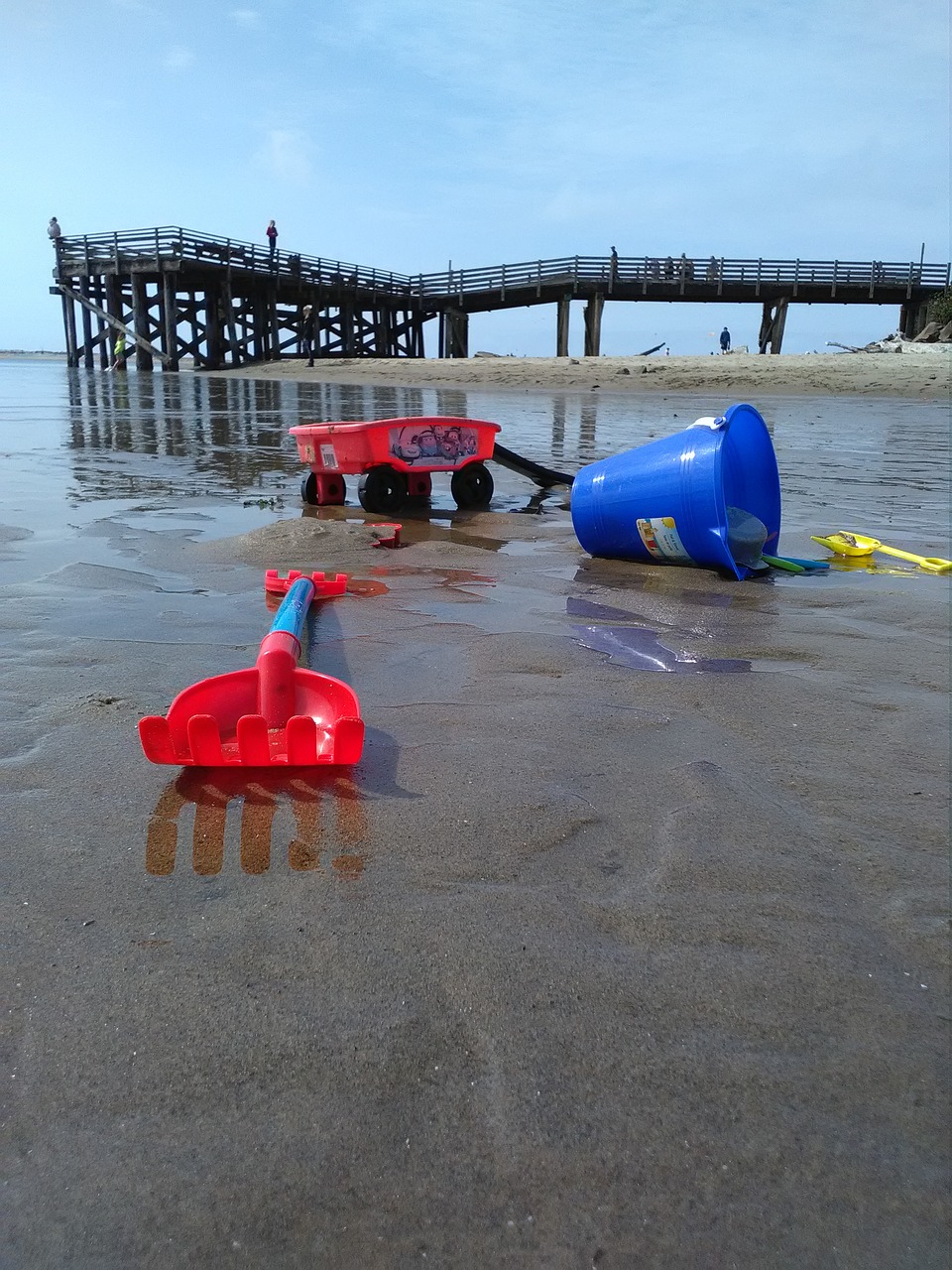 beach toy shovel free photo