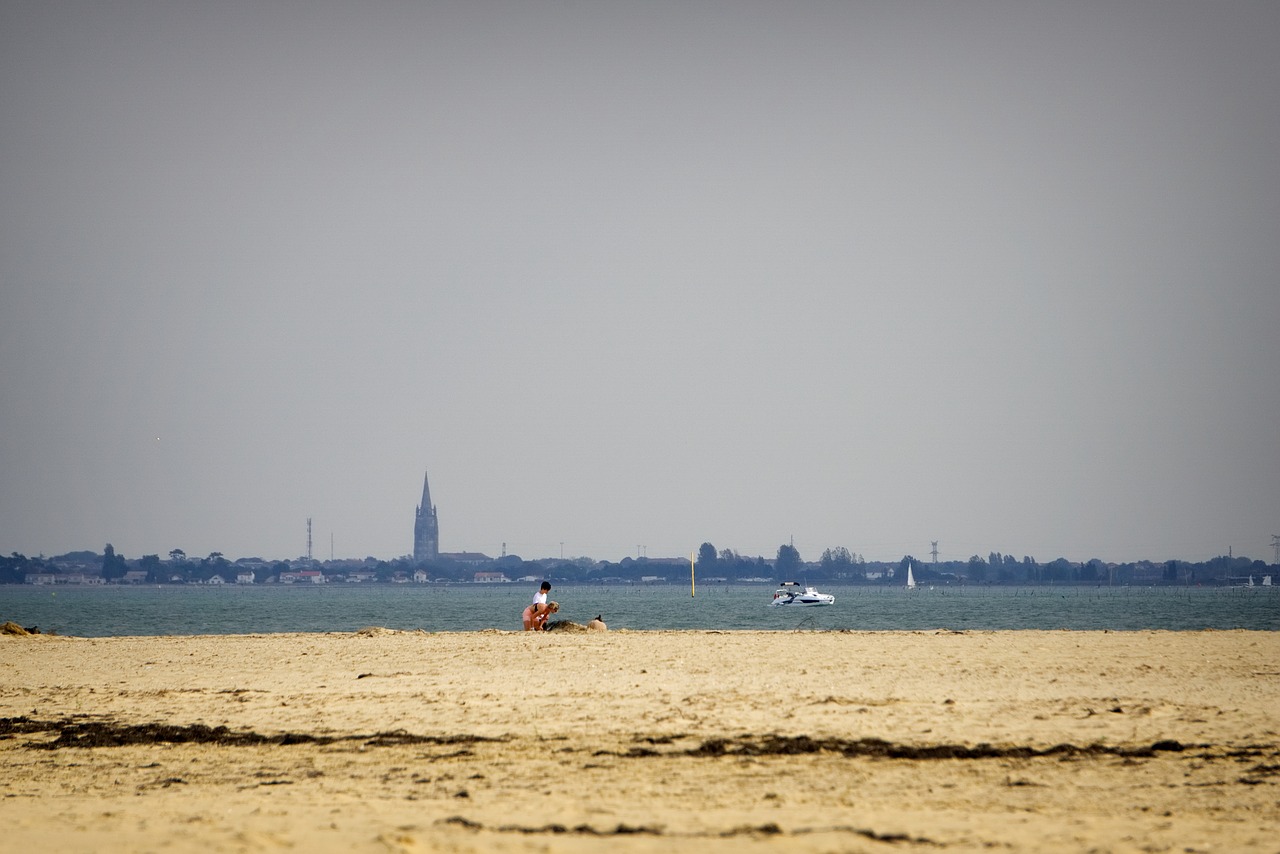 beach ronce-les-bains late summer free photo