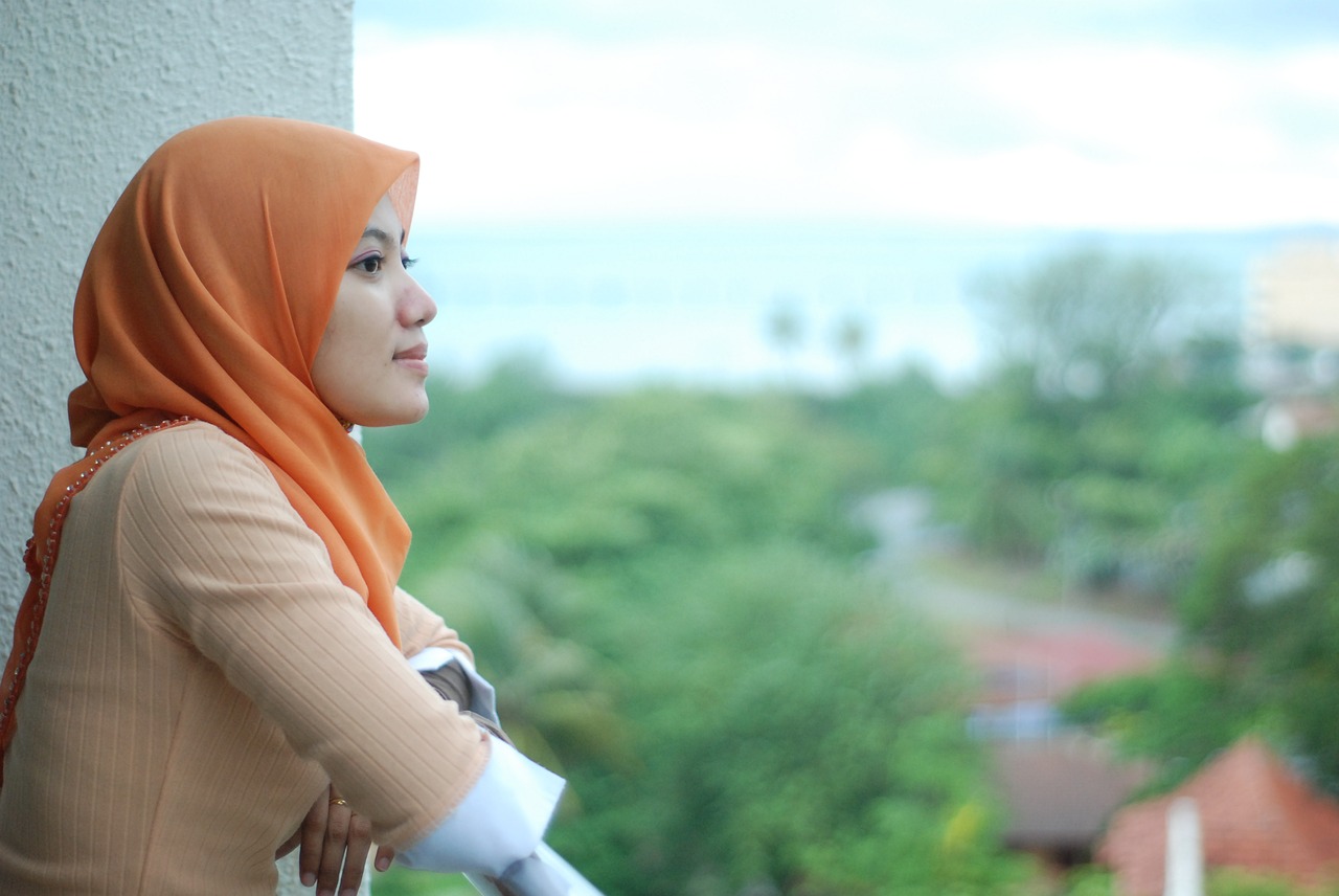 beach scenery hijab free photo