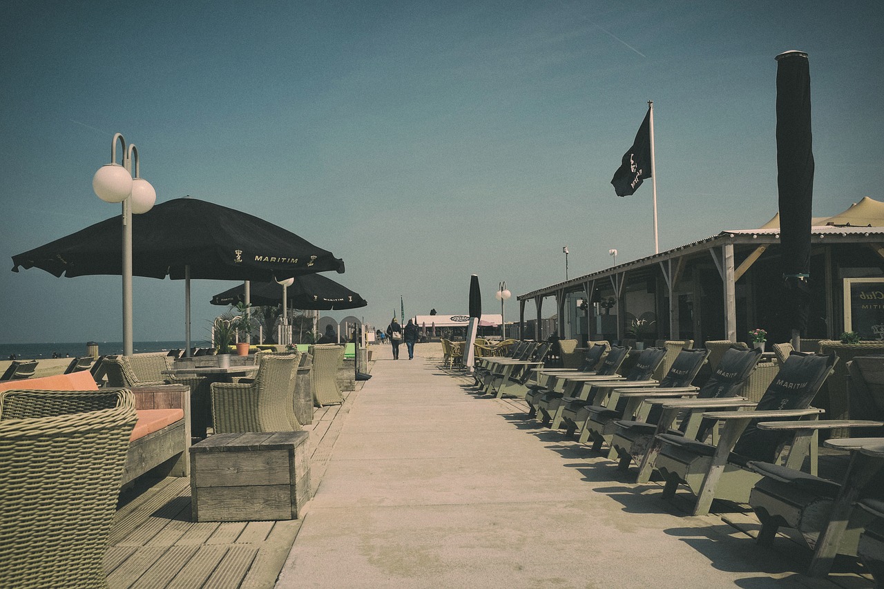 beach  retro  cafe free photo