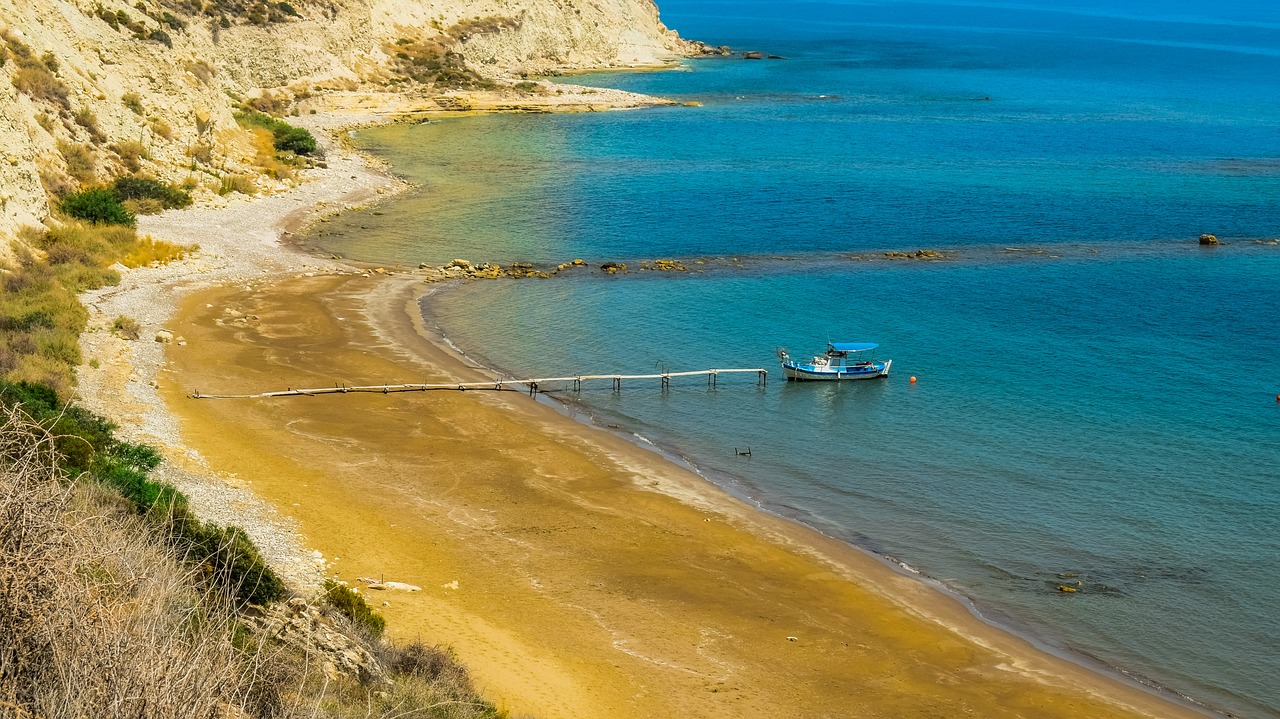 beach  sea  scenic free photo