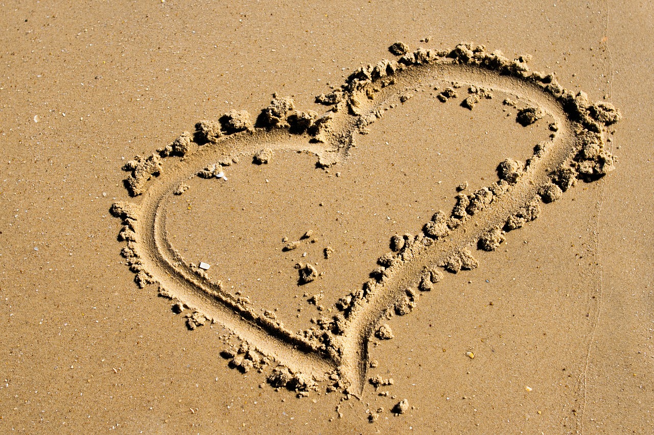 beach love heart free photo