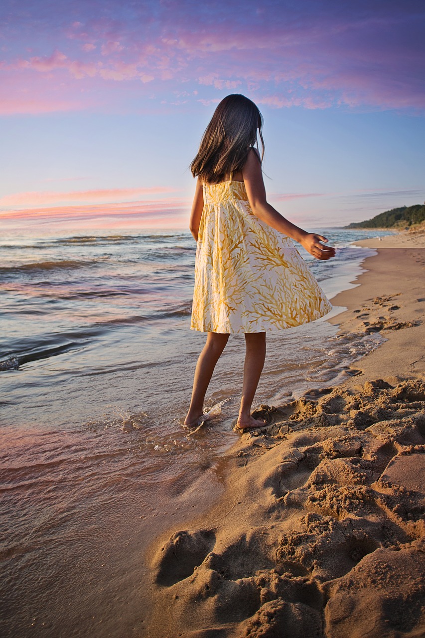 beach  stroll  girl free photo