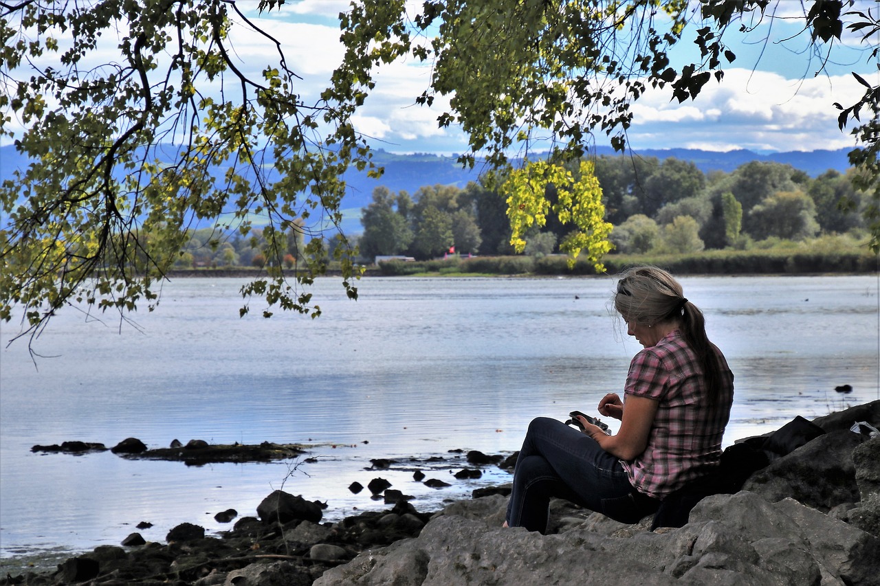 beach  lake  girl free photo