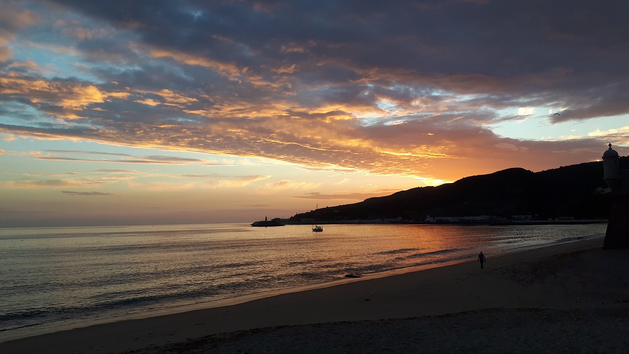 beach  sky  mar free photo