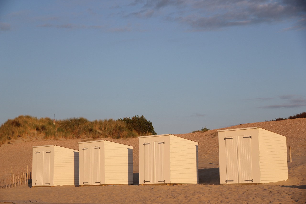 beach beach hut blue free photo