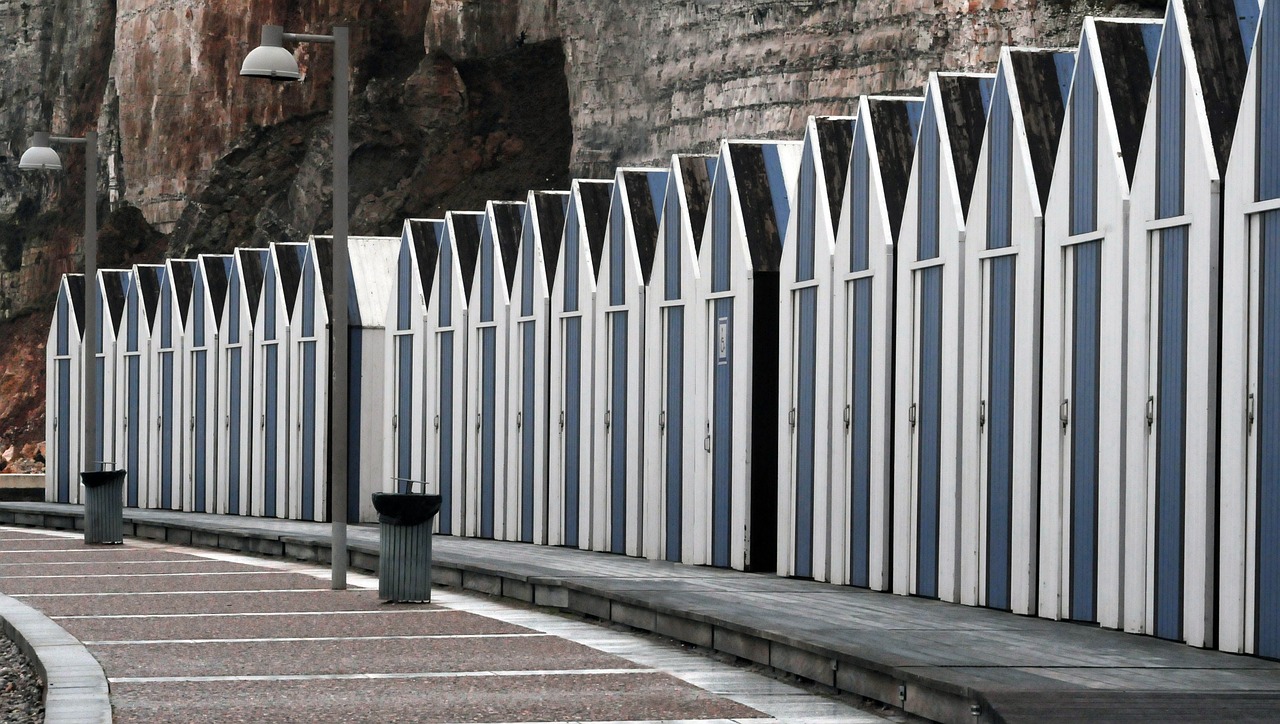 beach sea cabins free photo