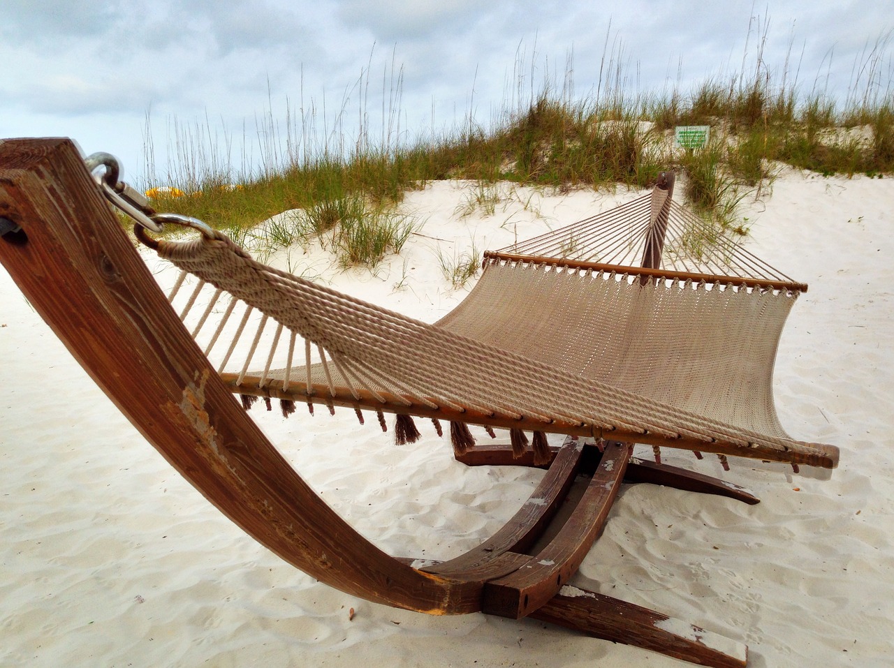 beach chair hammock free photo