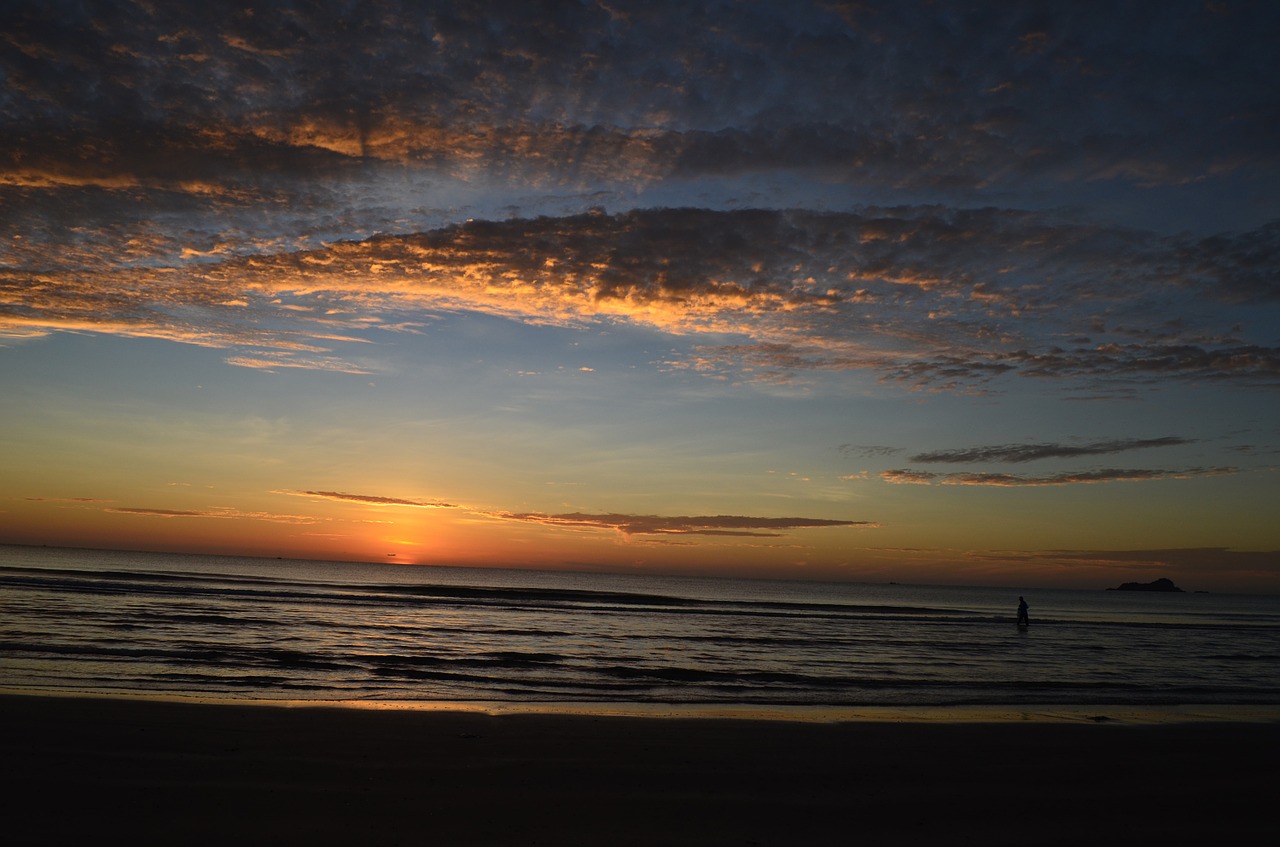 beach sunrise o free photo