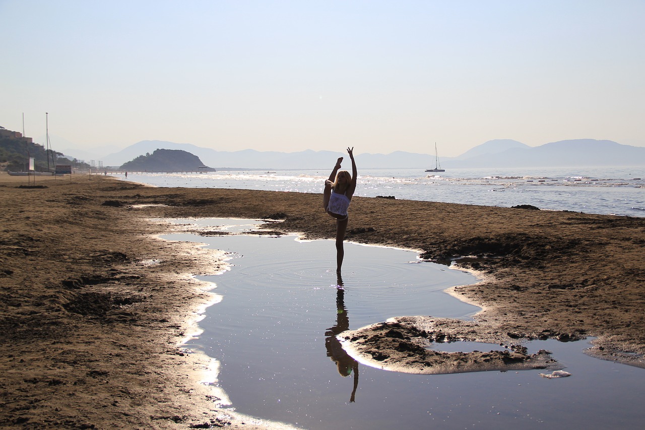 beach dancers dance free photo