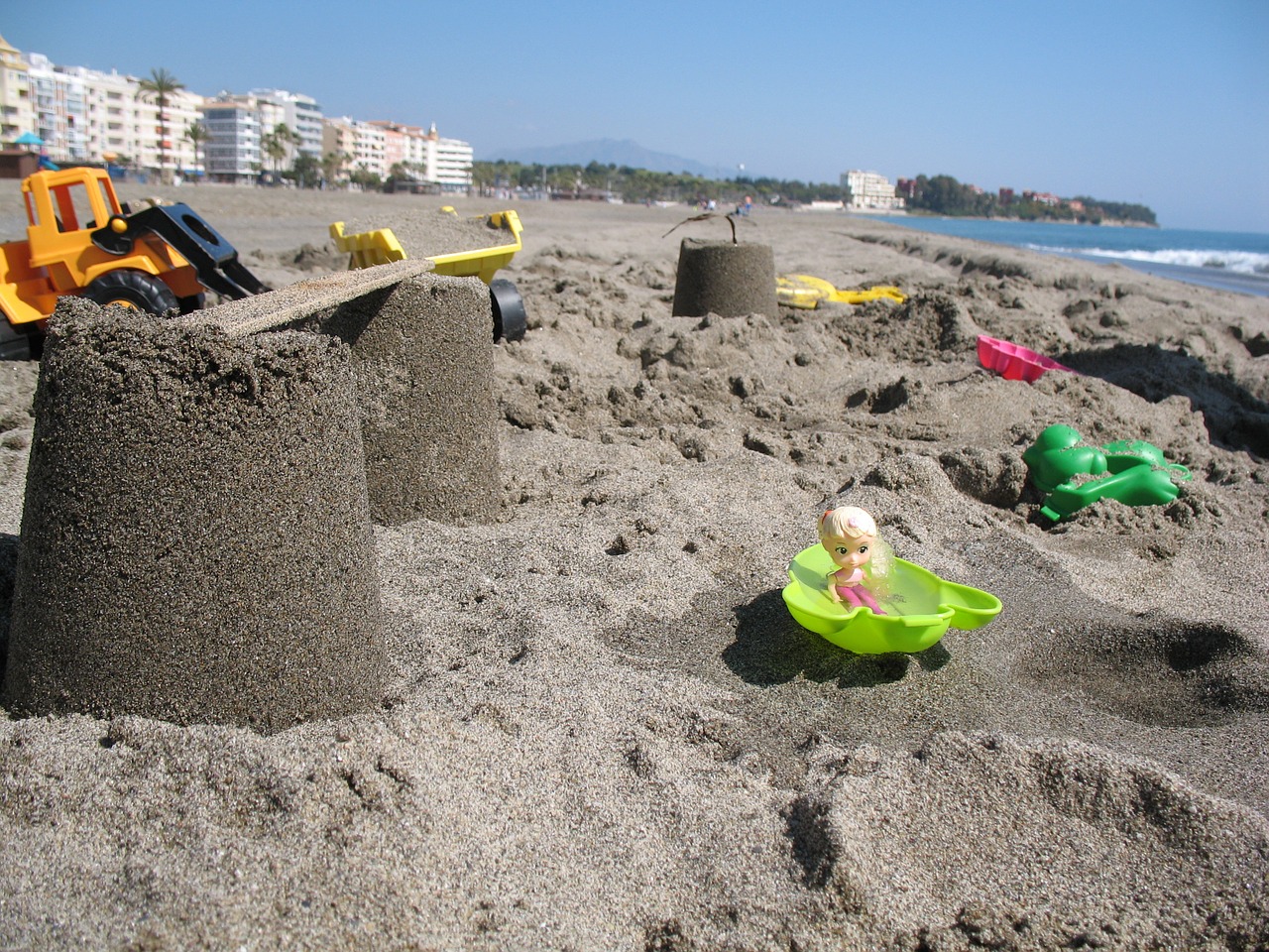 beach sand toys free photo