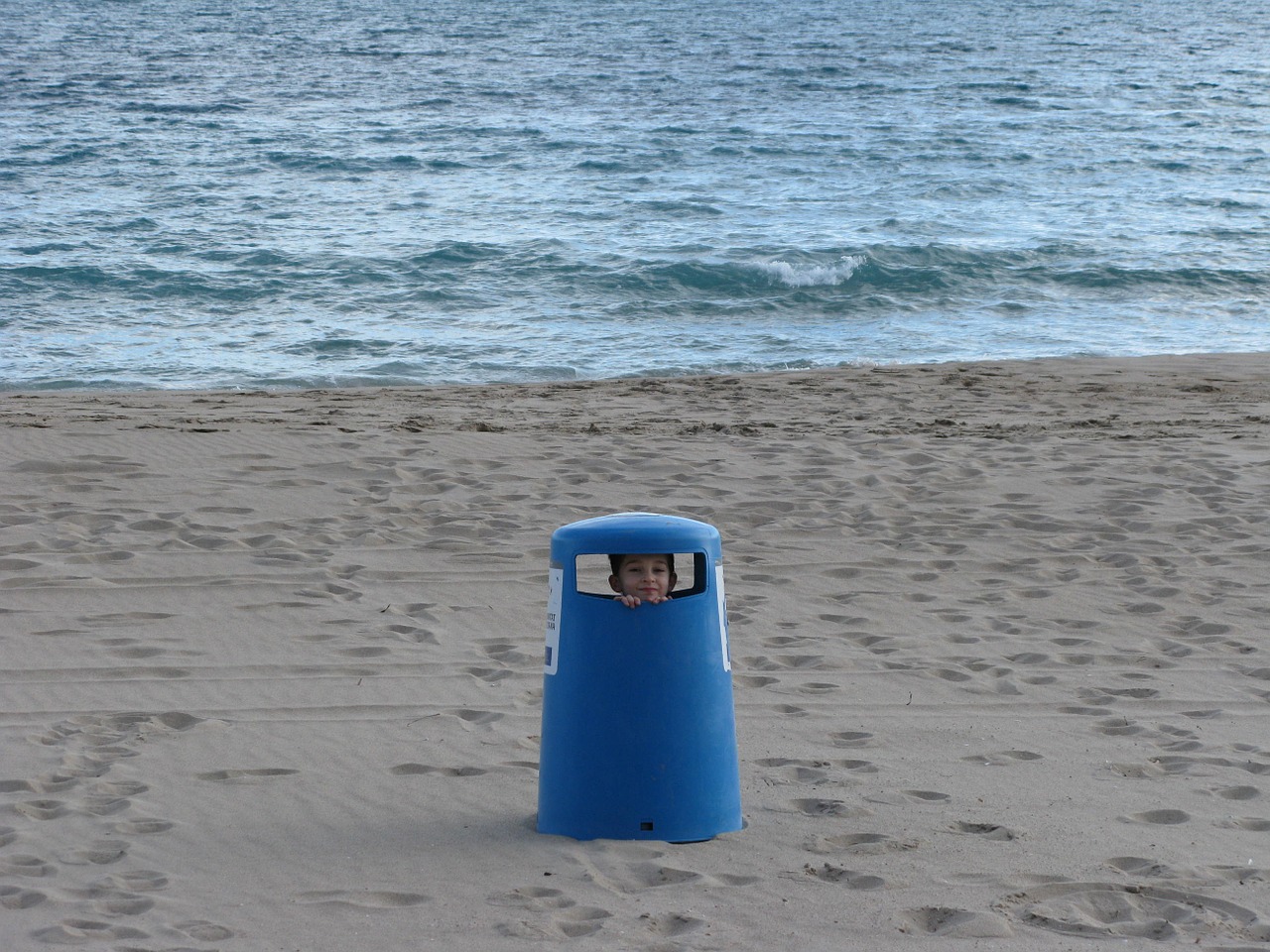 beach bin water free photo