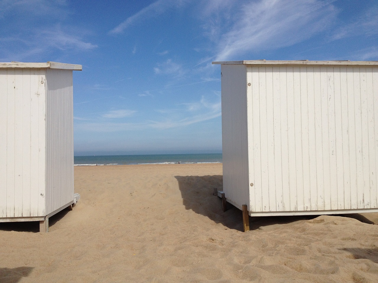 beach cabins holiday sea free photo