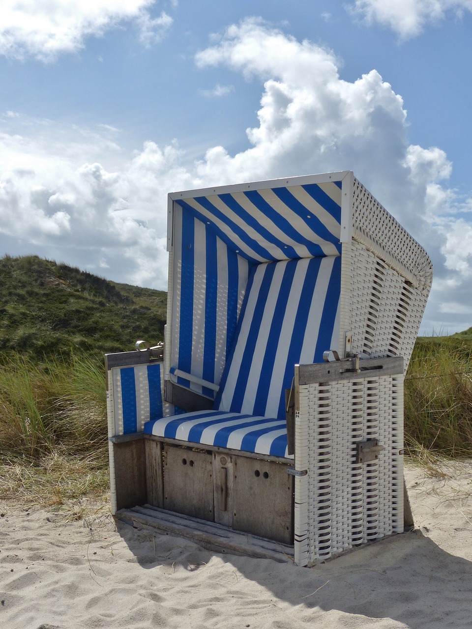 beach chair holiday sky free photo