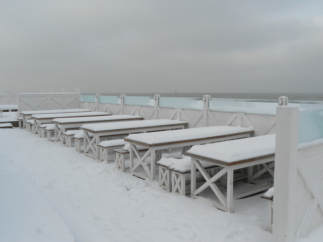 beach knokke snow coast free photo