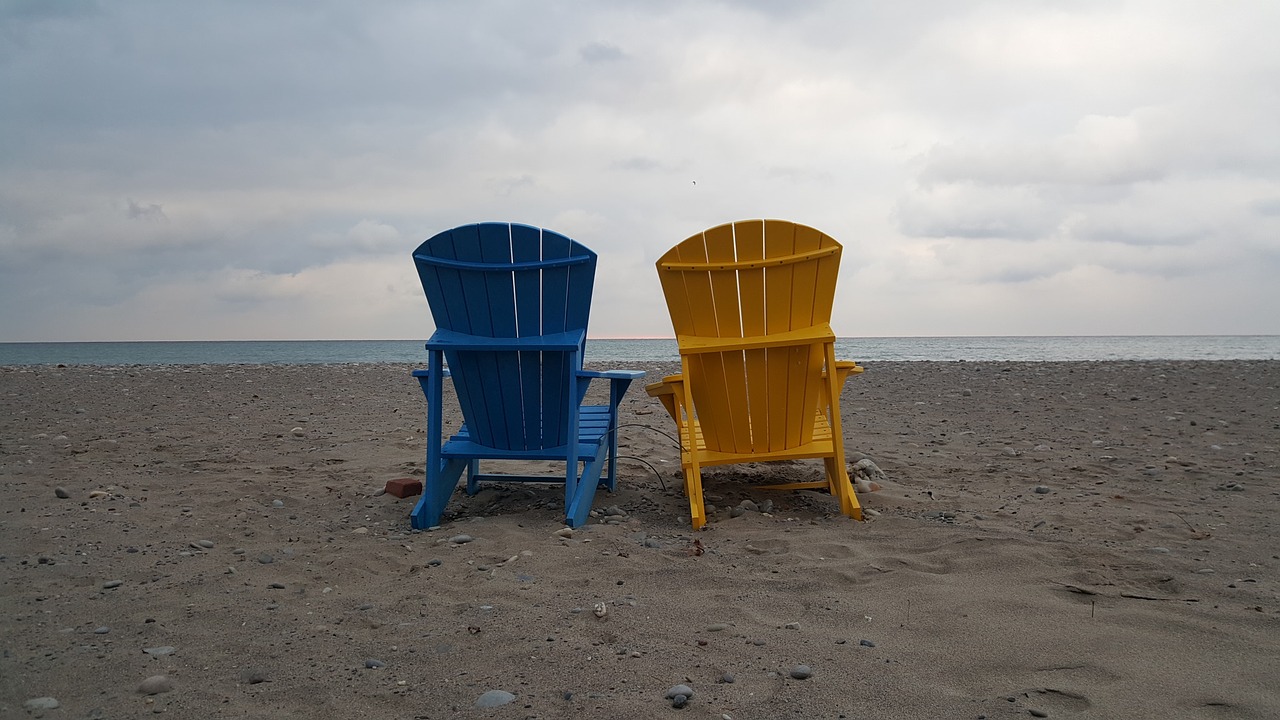 beach living toronto ashbridges park free photo