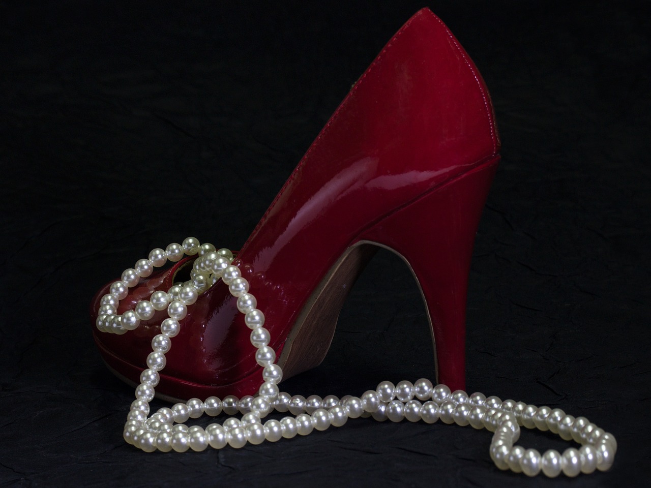 beads pearl necklace women's shoes free photo