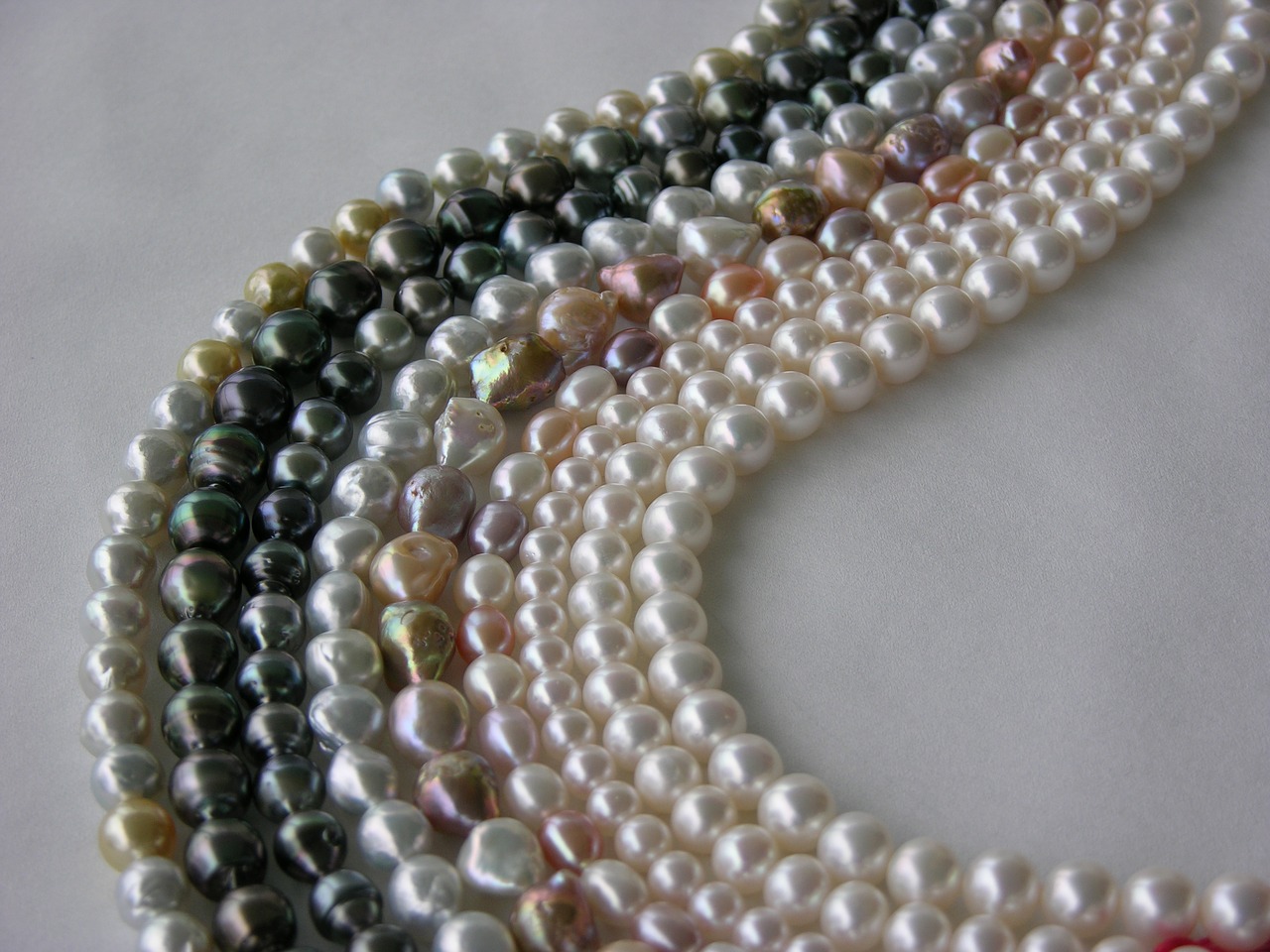 beads freshwater pearls bead strands free photo