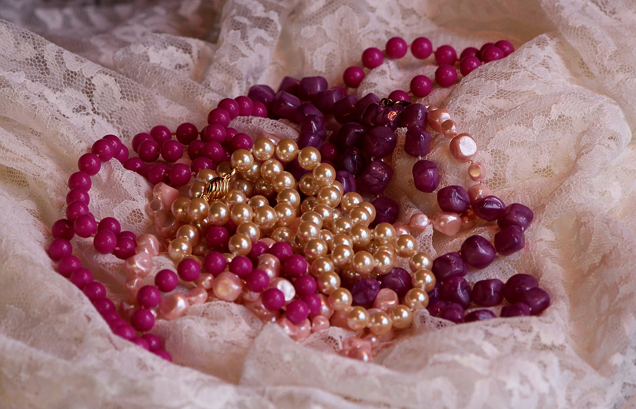 beads pearls jewelry free photo