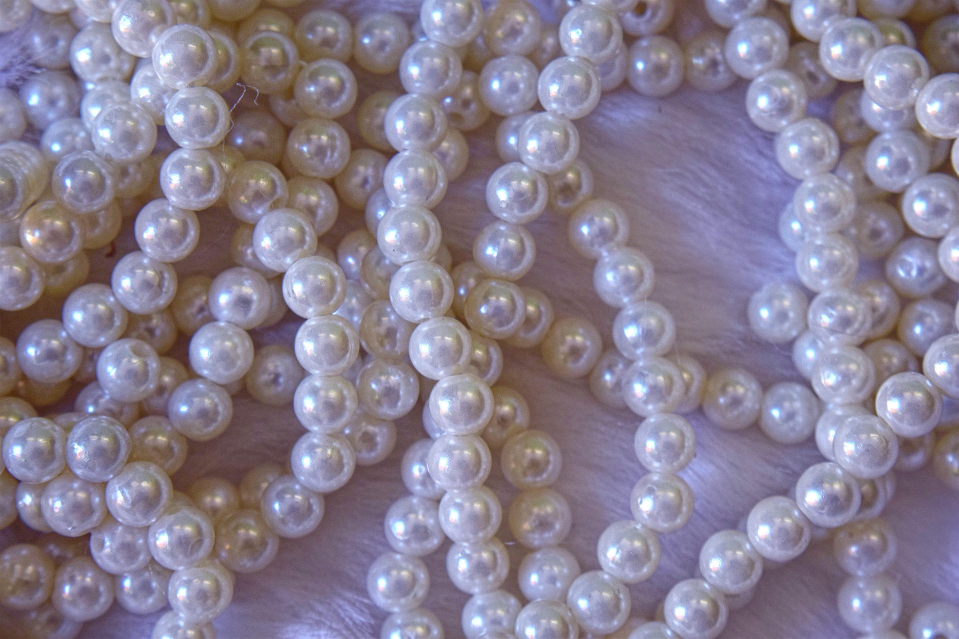 beads pearls glow free photo