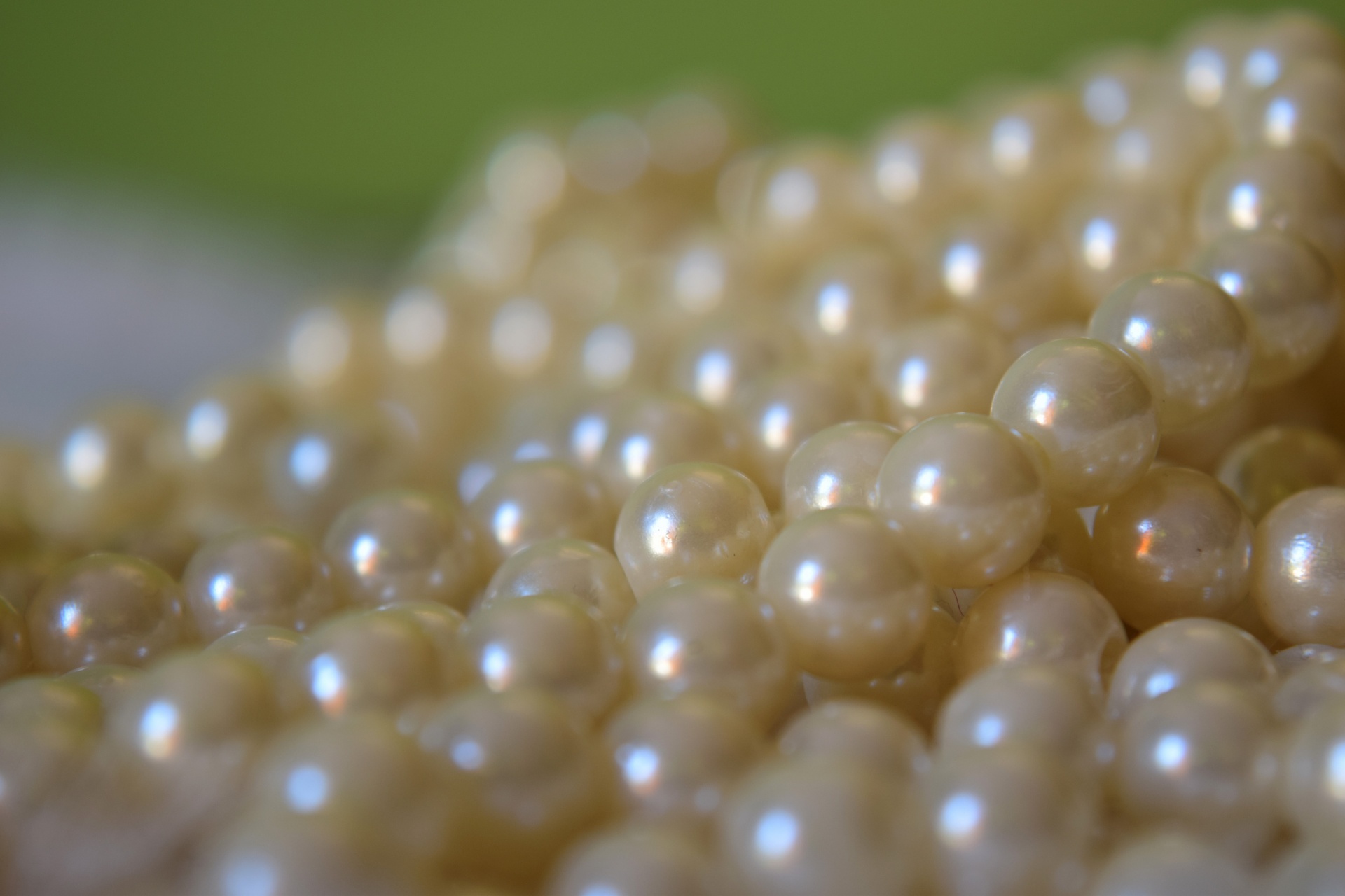 beads pearls glow free photo