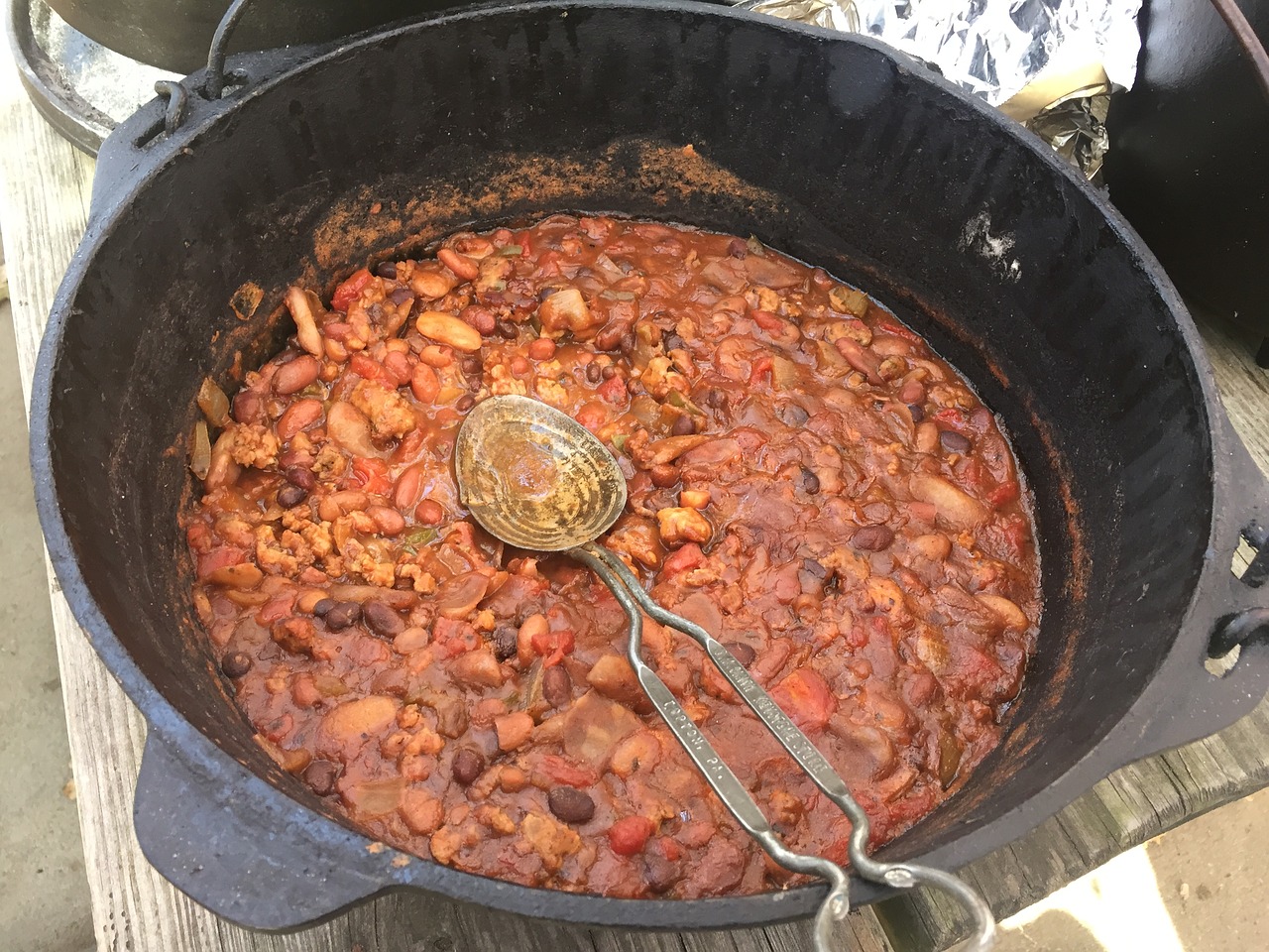 beans camping dutch oven free photo