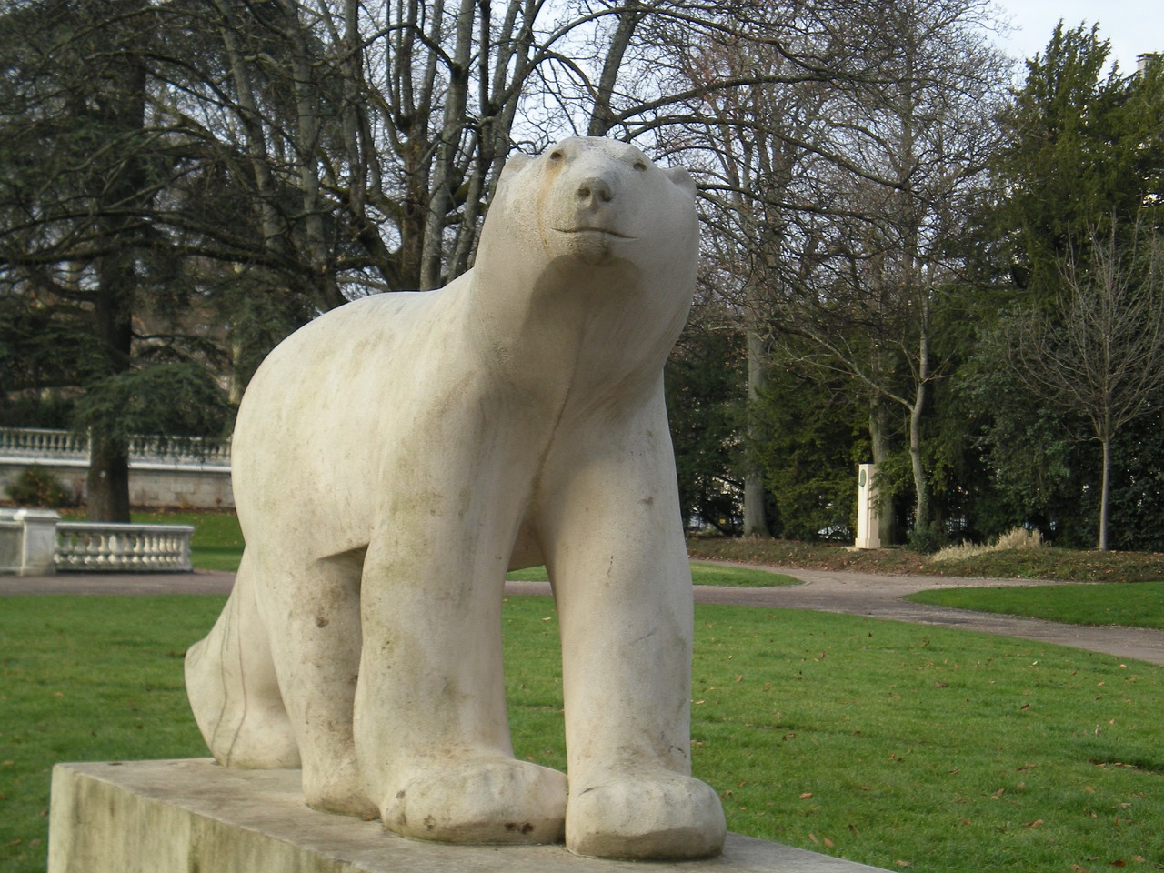 sculpture bear dijon free photo