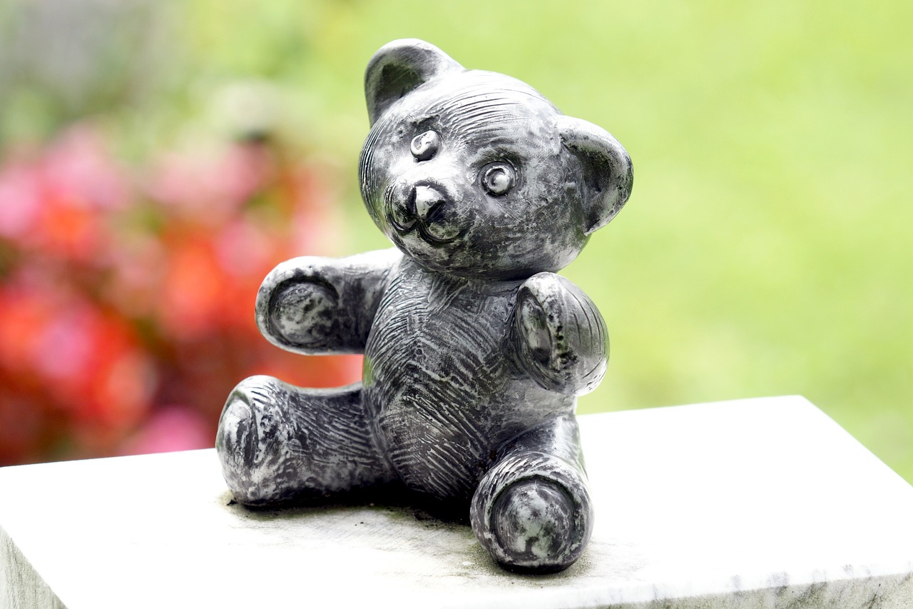 bear art figure free photo