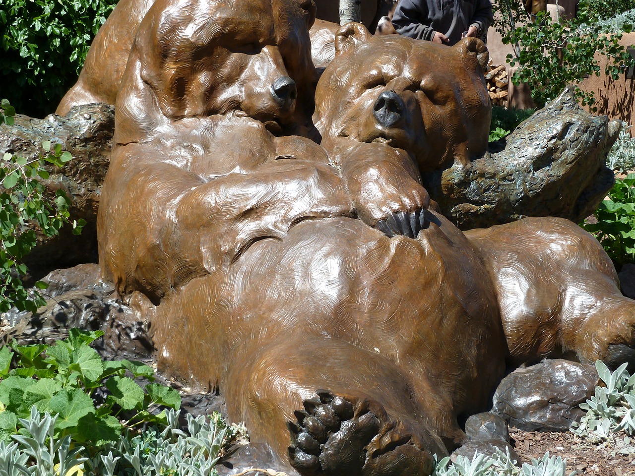 bear statue metal free photo