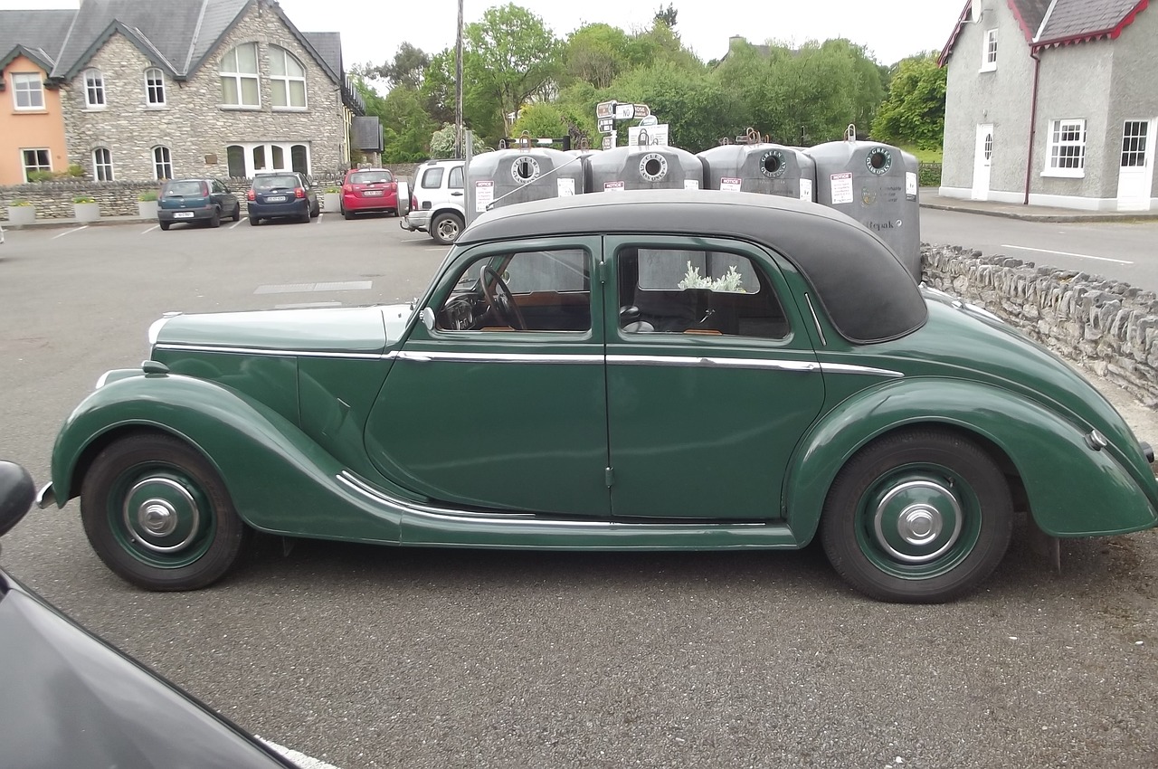 beautiful vintage green car free photo