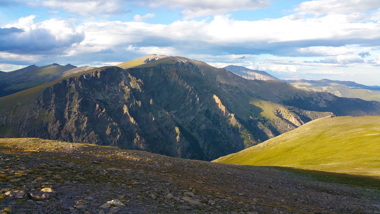 beautiful landscape mountains sky free photo