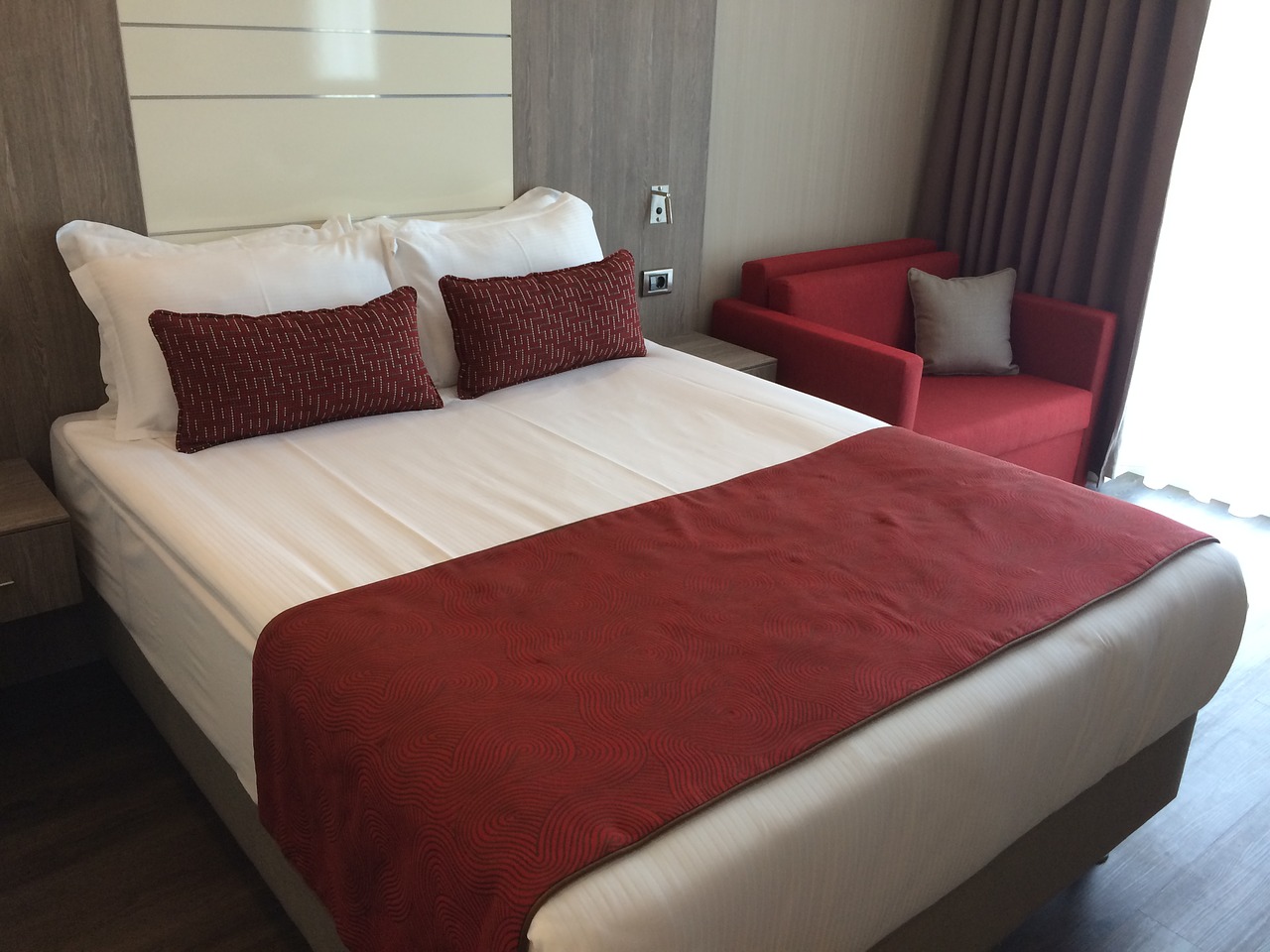 bed hotel burgundy free photo