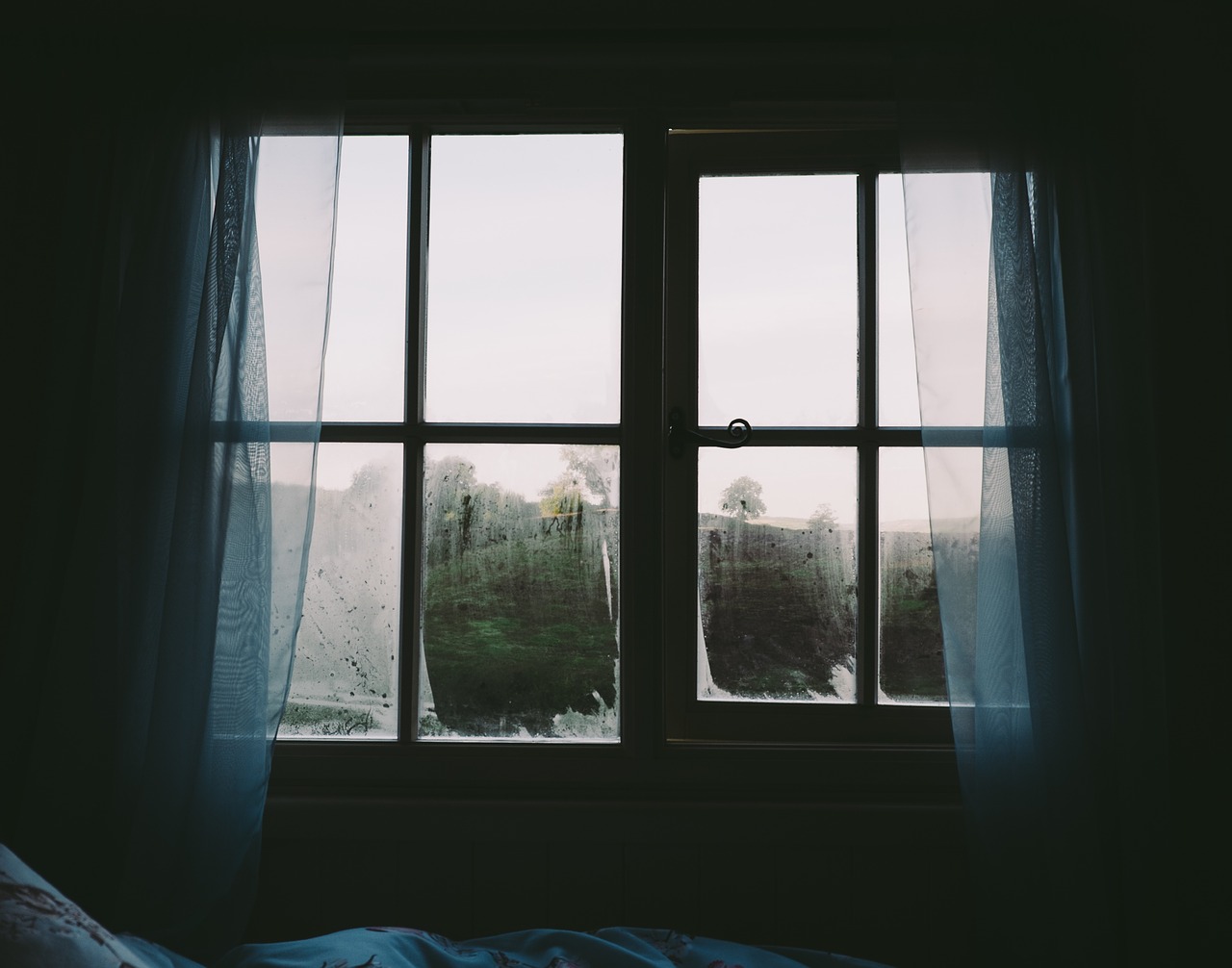 bedroom window curtains free photo