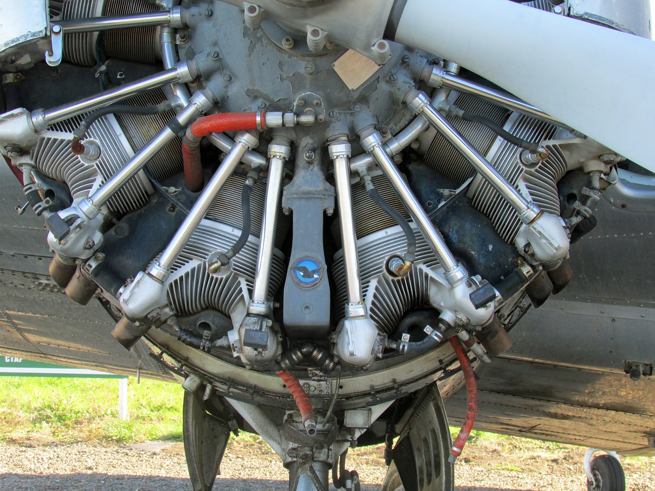 beechcraft 18 engine airplane free photo