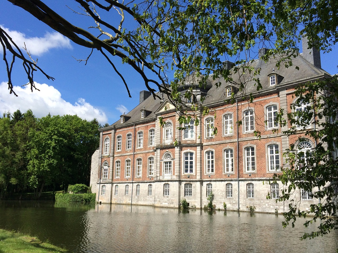 belgium wallonie moated castle free photo