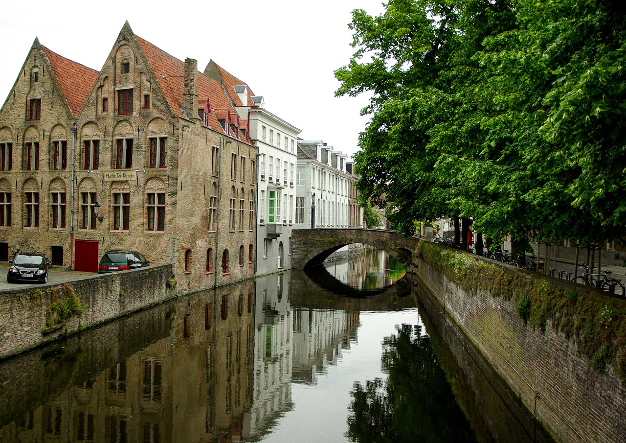 belgium bruges channel free photo