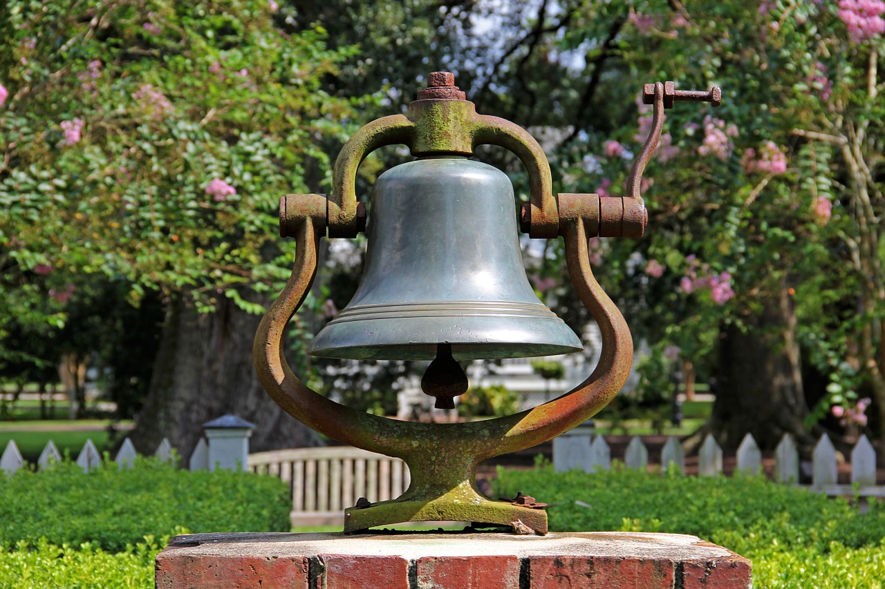 bell ring garden free photo
