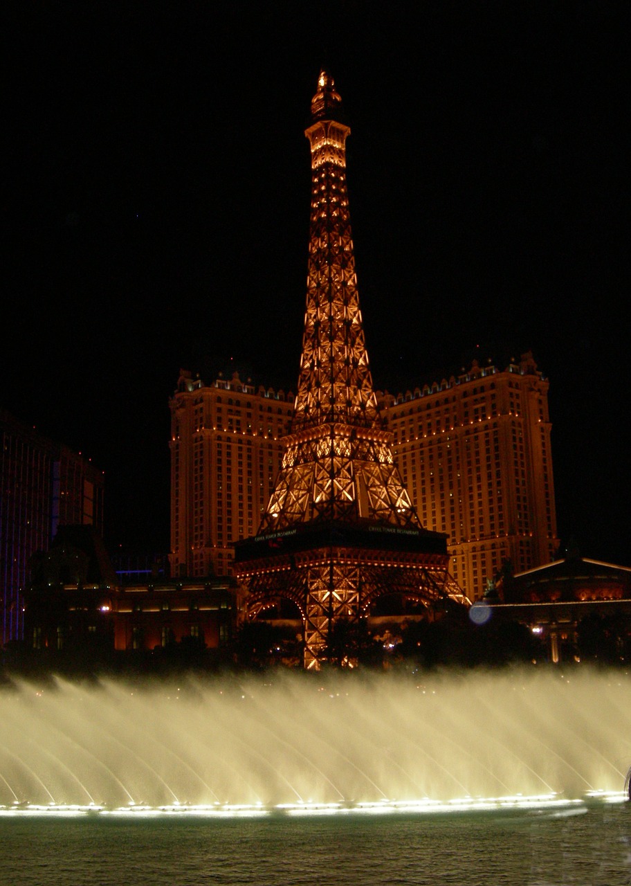 bellagio fountains fountain night free photo