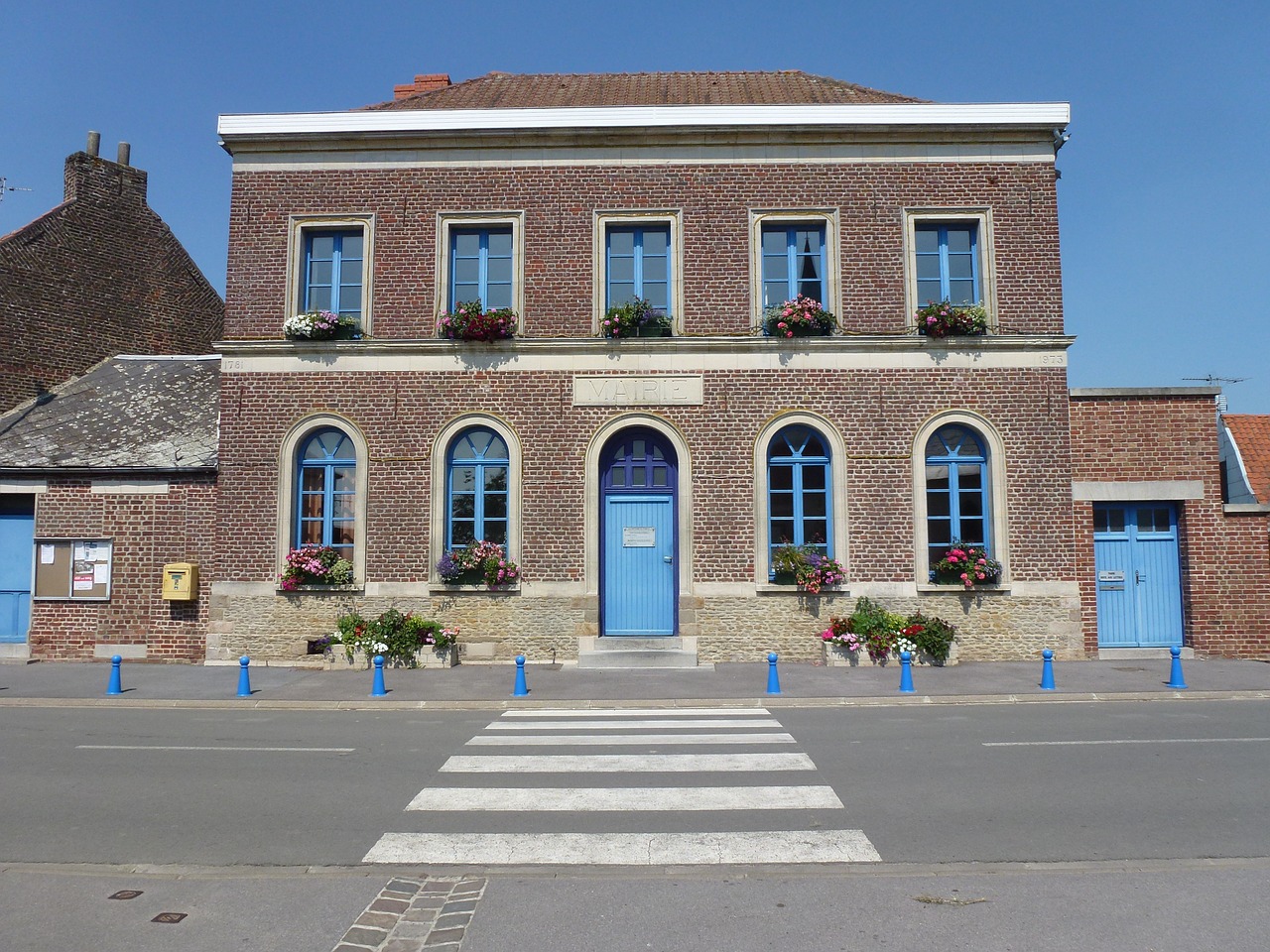 bellaing town hall france free photo