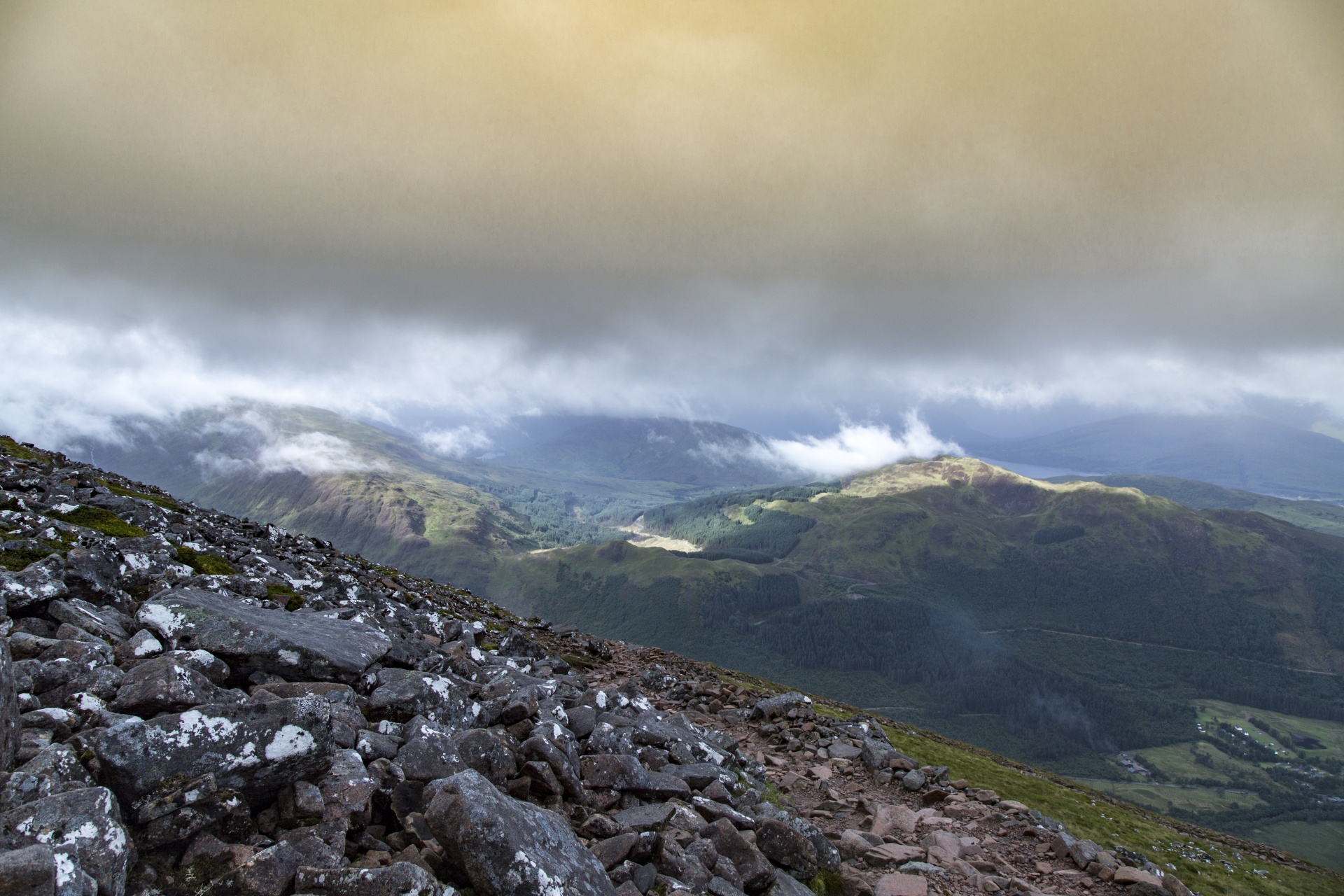 ben scotland fog free photo