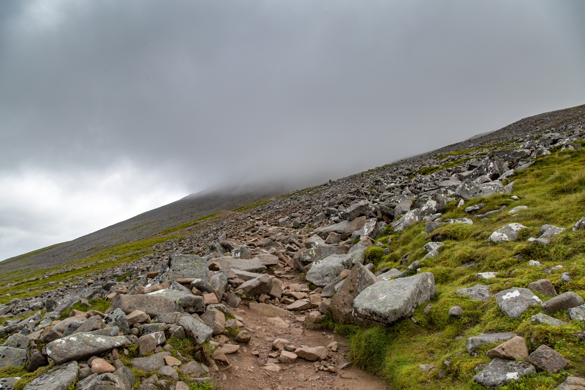 ben scotland fog free photo