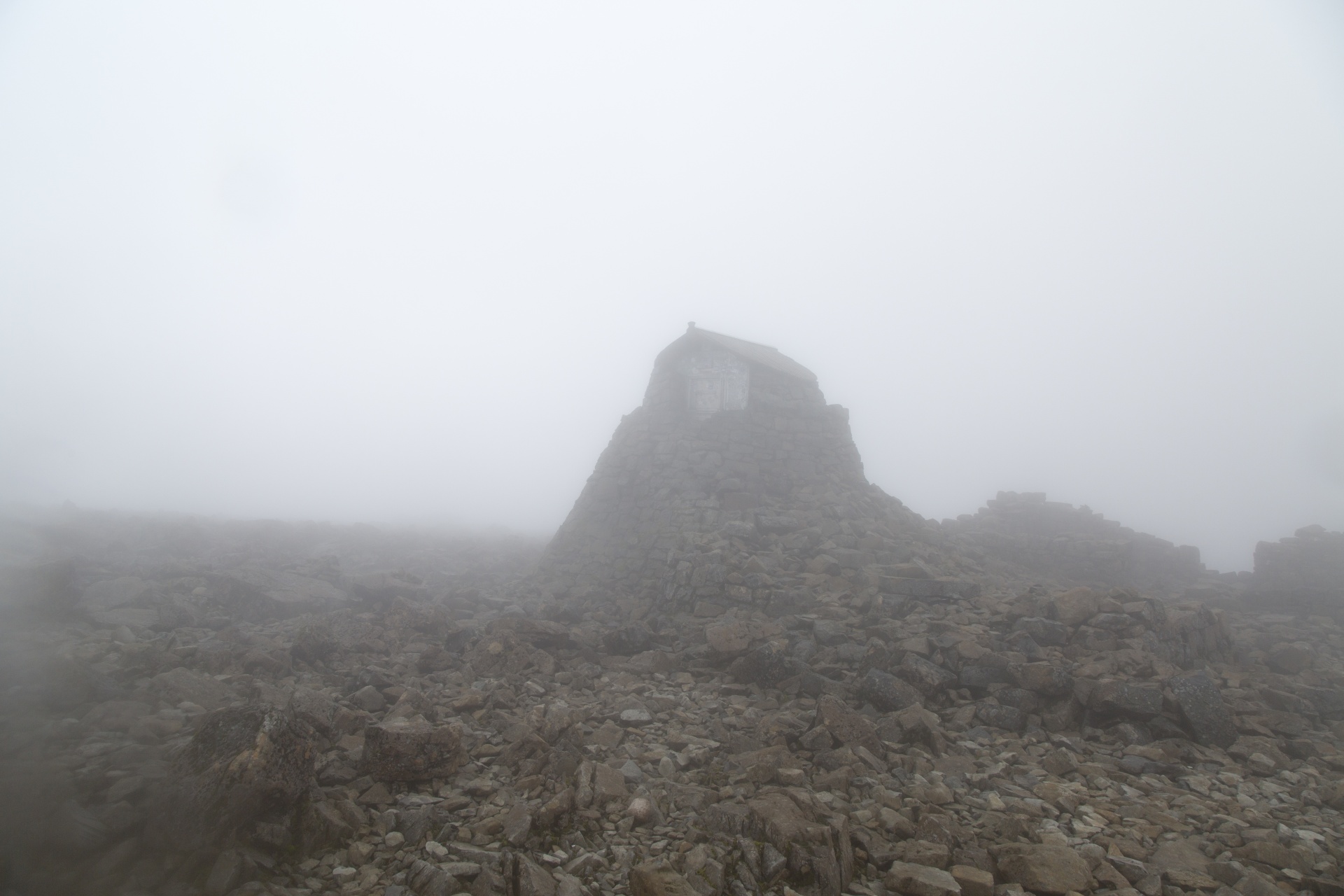 ben scotland fog free photo