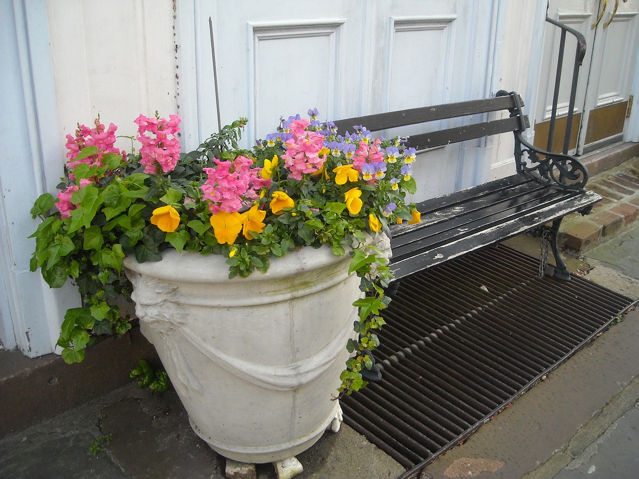 bench wooden pot free photo