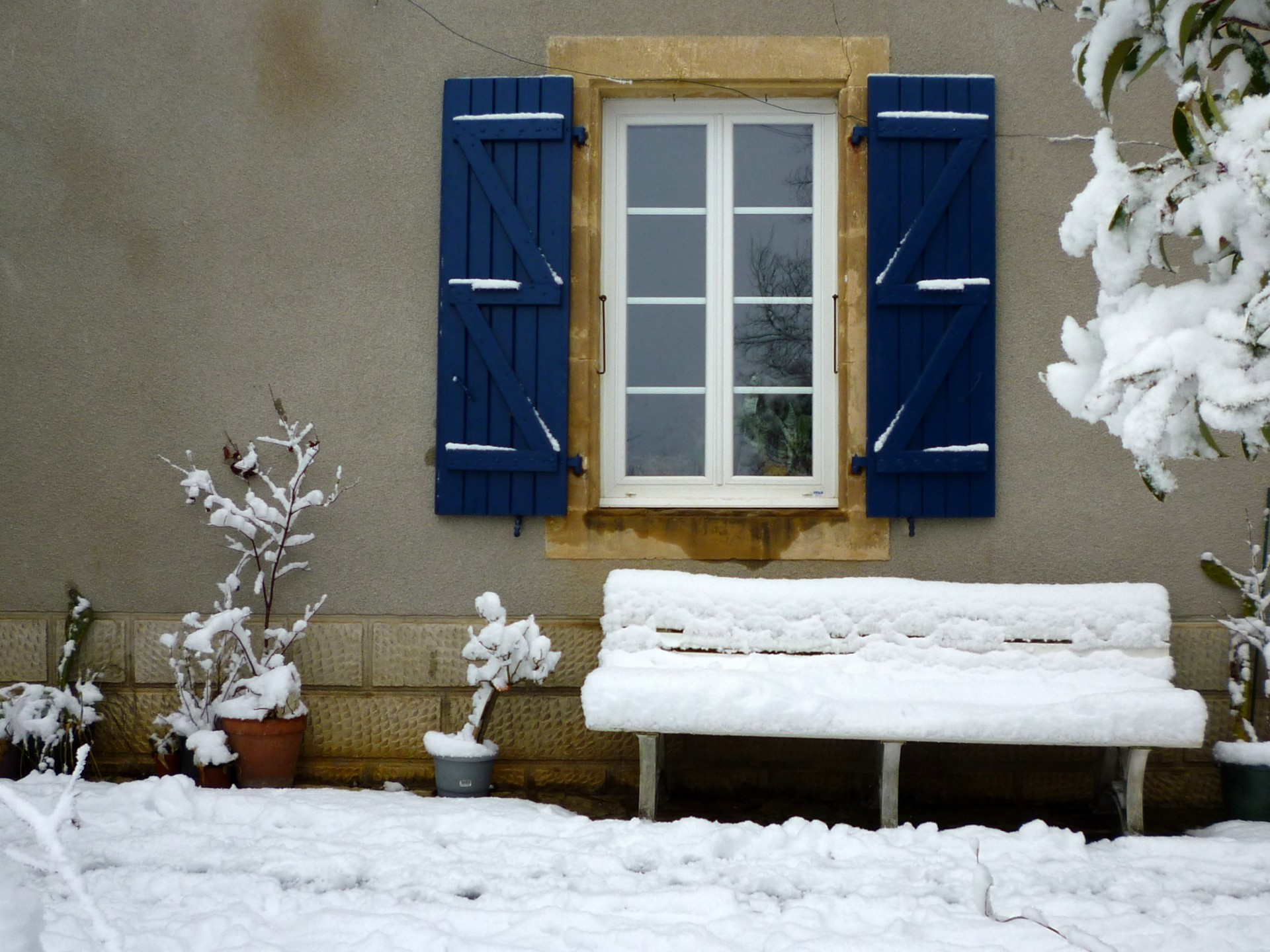 snow bench blue shutters free photo